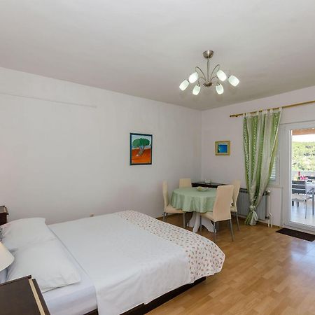Apartments Jakov Йелса Екстериор снимка
