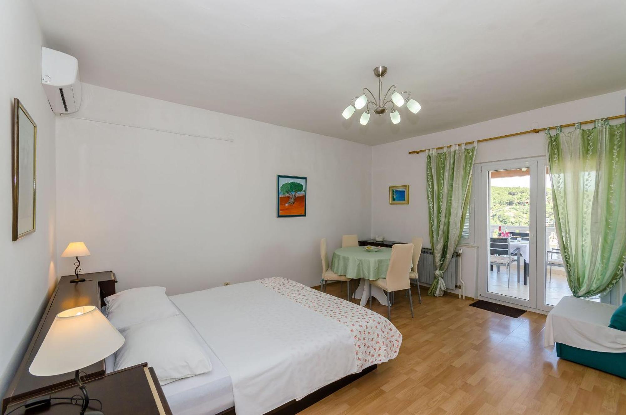 Apartments Jakov Йелса Екстериор снимка