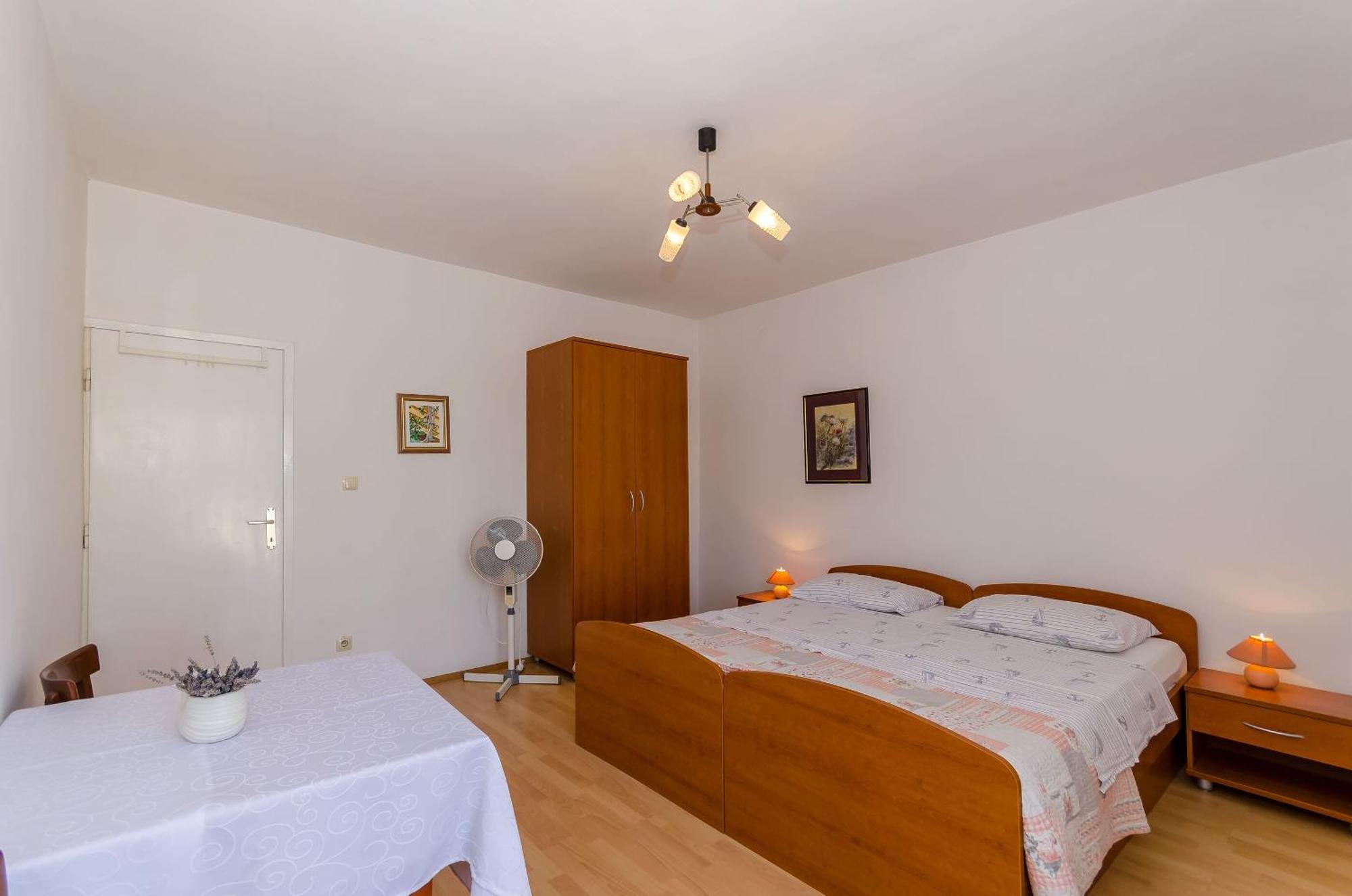 Apartments Jakov Йелса Екстериор снимка