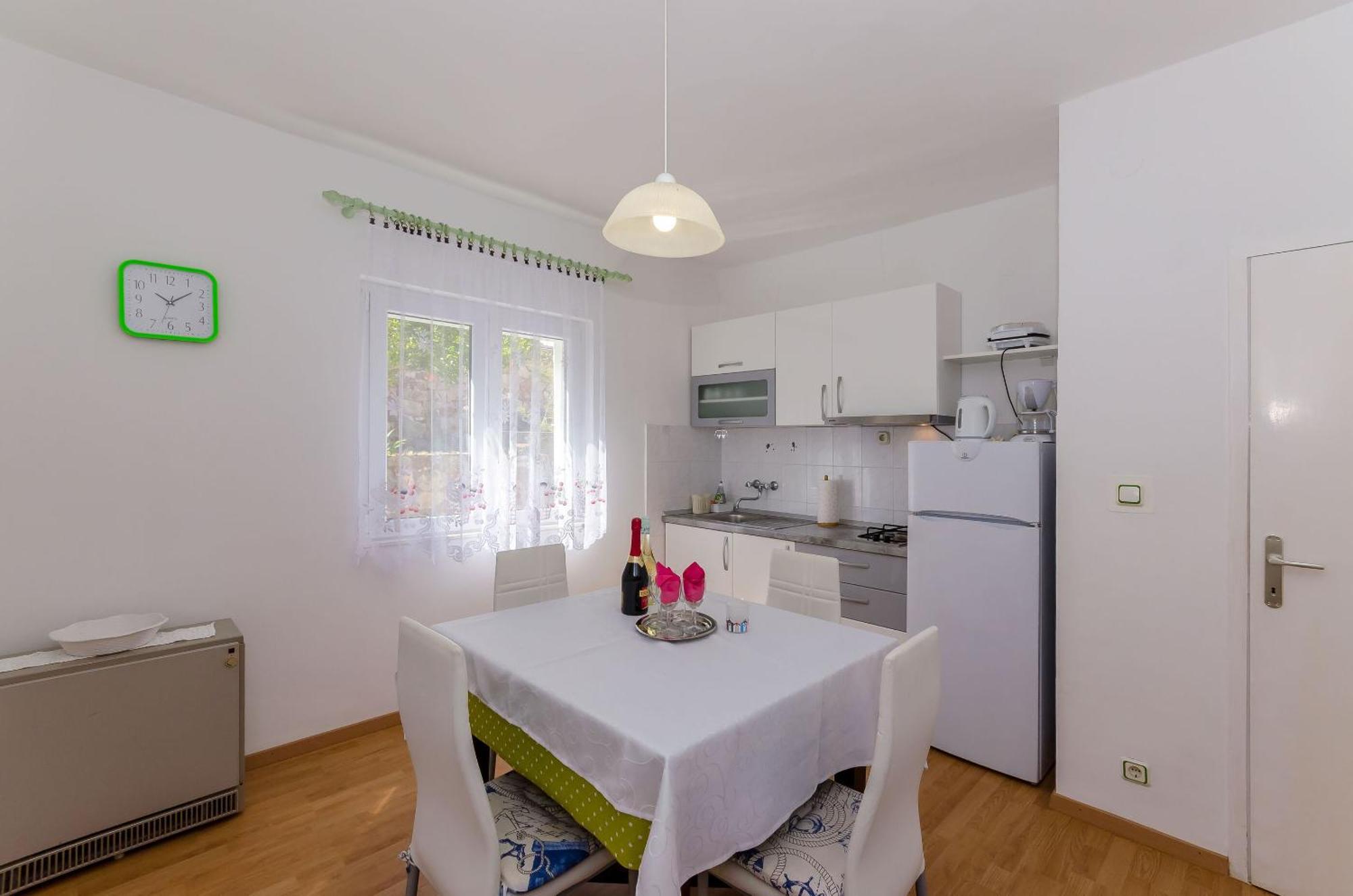 Apartments Jakov Йелса Екстериор снимка