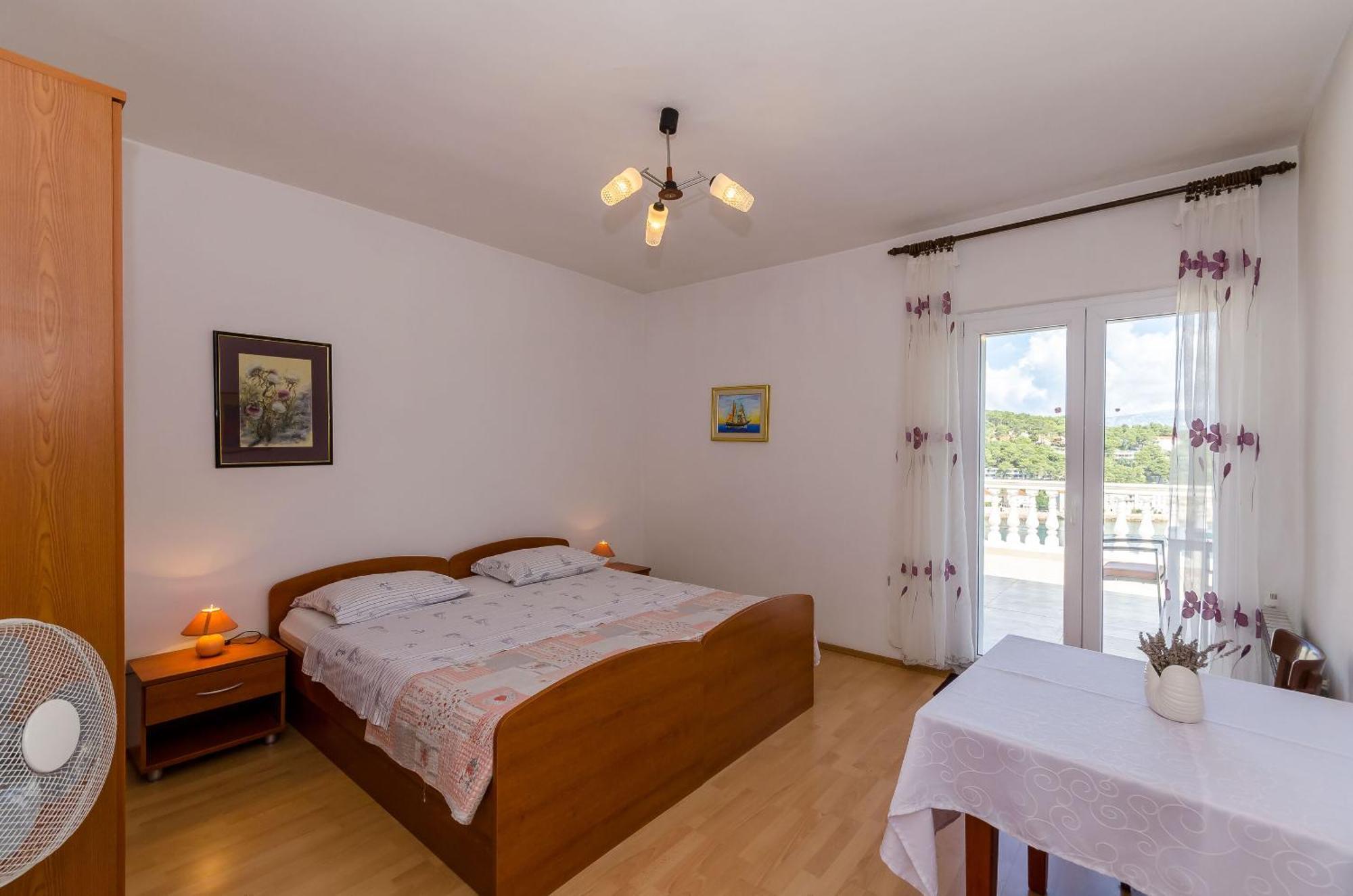 Apartments Jakov Йелса Екстериор снимка