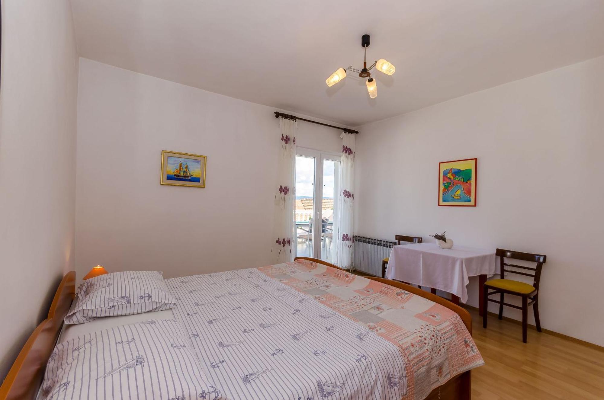 Apartments Jakov Йелса Екстериор снимка