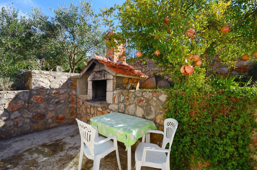 Apartments Jakov Йелса Екстериор снимка